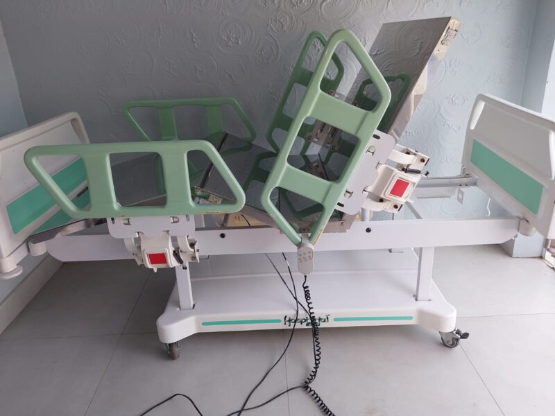 Camas hospitalares usadas para venda